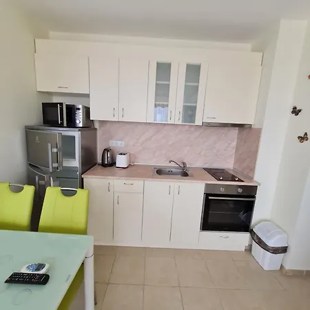 In A With 9 Pools Apartment *