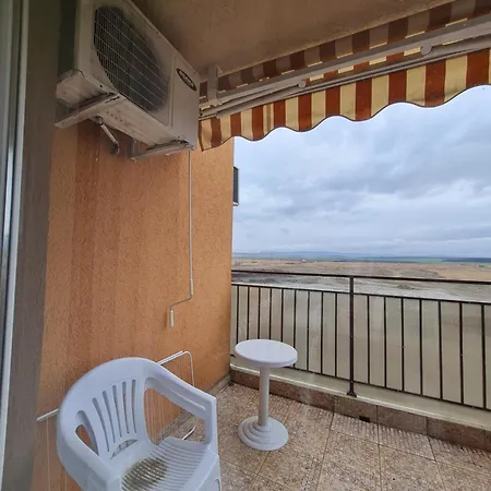 Διαμέρισμα In A With 9 Pools