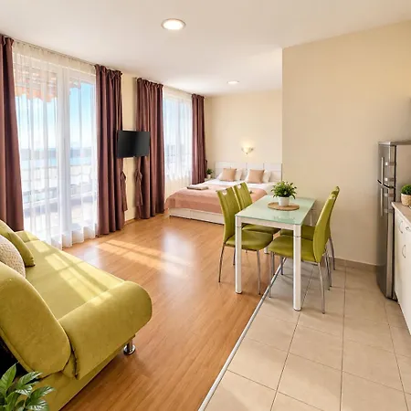 In A With 9 Pools Apartman