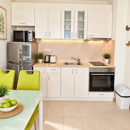 Apartman In A With 9 Pools Napospart