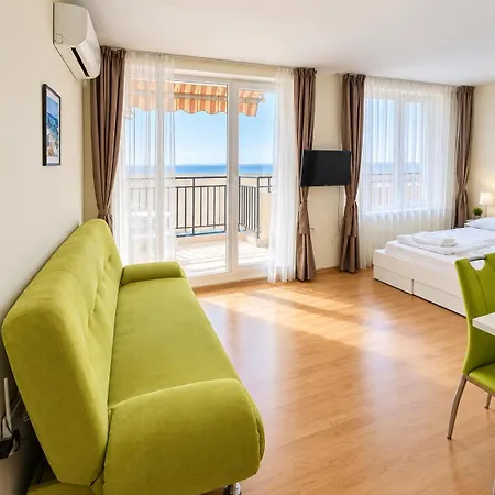 In A With 9 Pools Apartman