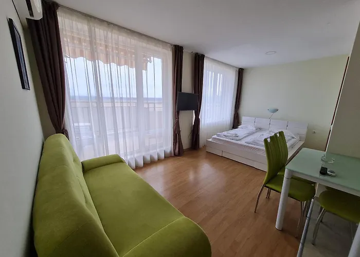 In A With 9 Pools Διαμέρισμα