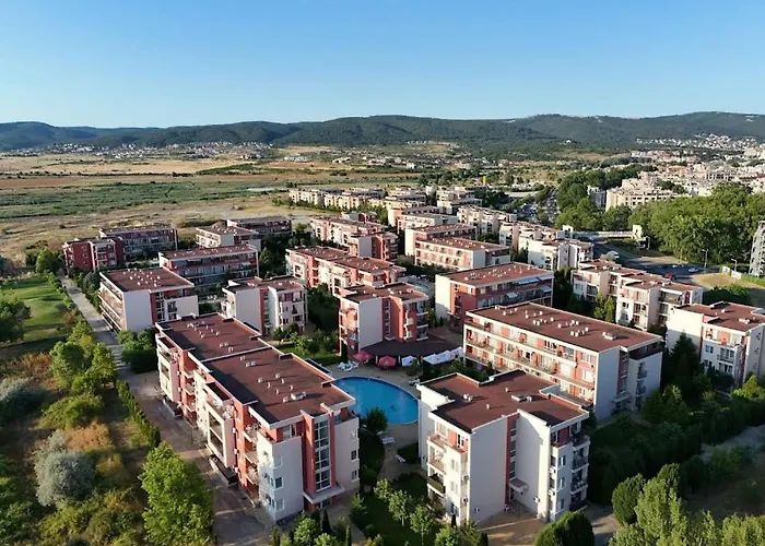 In A With 9 Pools Σάνι Μπιτς